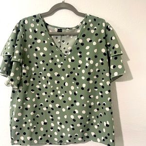 Shein XL green blouse with fluttered sleeves